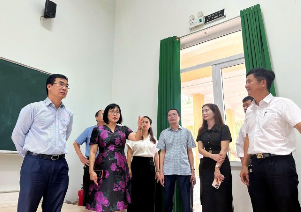Thứ trưởng Đặng Hoàng Oanh chủ trì hội nghị tìm ‘sứ mệnh’ mới cho Trường Cao đẳng Luật miền Trung